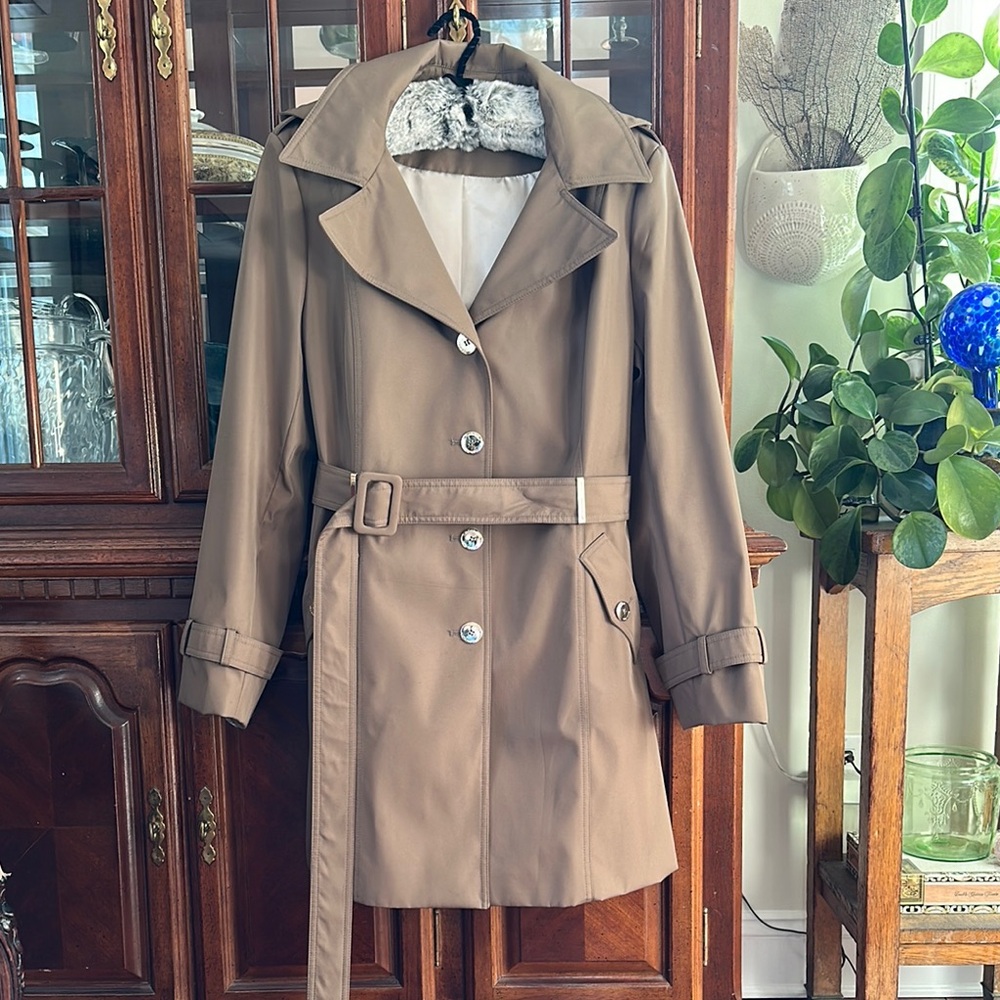 Calvin Klein Classic Tan Trench Coat with Belted Waist and Notched Lapel CK